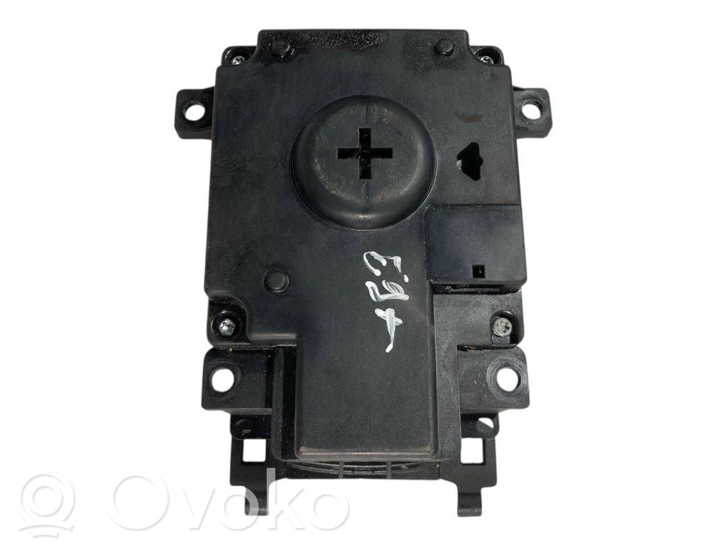 Multimediju kontrolieris