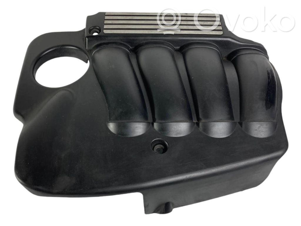 Dzinēja pārsegs (dekoratīva apdare)