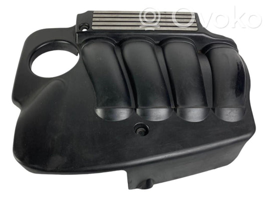 Dzinēja pārsegs (dekoratīva apdare)