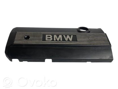 Dzinēja pārsegs (dekoratīva apdare)