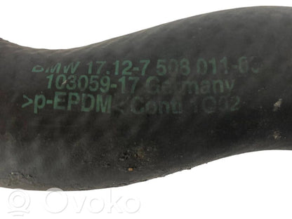 Caurulīte (-es) / šļūtene (-es)