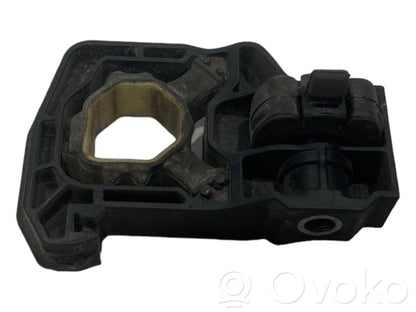 Radiator(s) holder/bracket