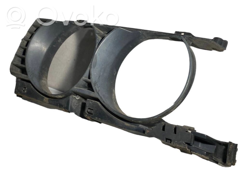 Priekšējā luktura dekoratīvā apdare