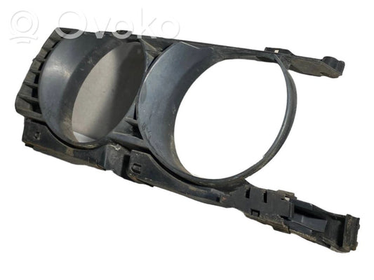 Priekšējā luktura dekoratīvā apdare