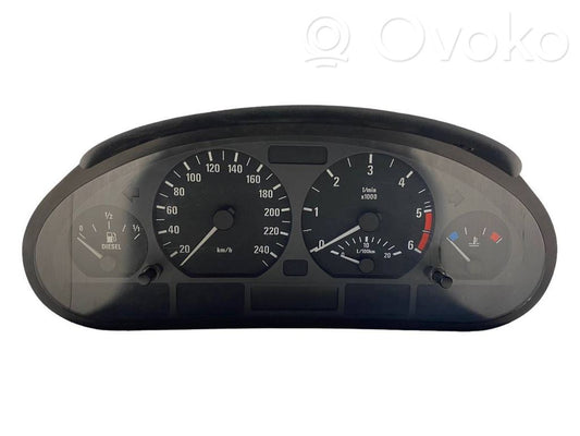 Speedometer (in the instrument panel)