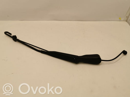 Priekšējā loga tīrītāja kājiņa