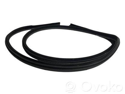 Priekšpusē apdares gumija (virsbūvē)