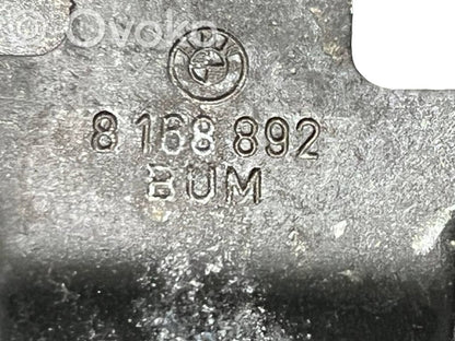 Aizmugurējā pārsega slēdzene