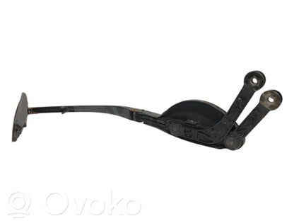 Priekšējā loga tīrītāja kājiņa