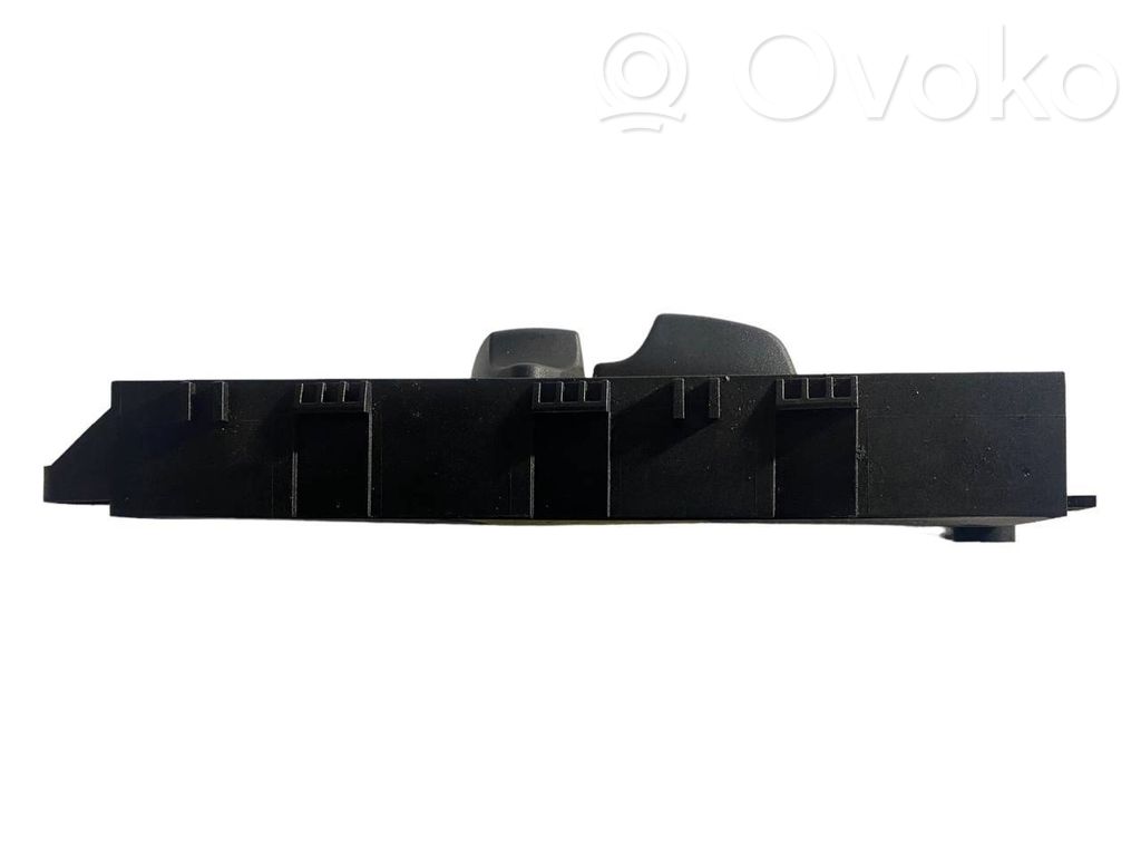 Переключатель(и) регулировки сиденья