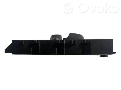 Переключатель(и) регулировки сиденья