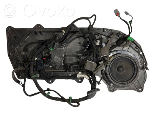 Skaļrunis (-i) priekšējās durvīs