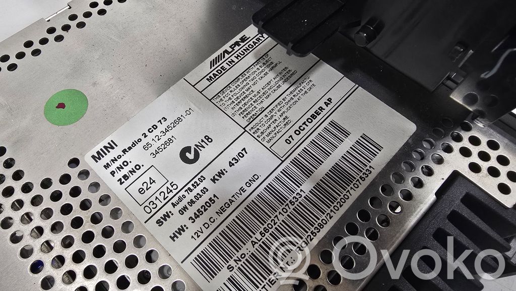 Radio / CD/DVD atskaņotājs / navigācija