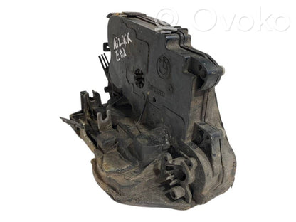 Aizmugurē slēdzene