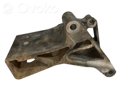 Dzinēja nostiprināšanas stiprinājums-kronšteins