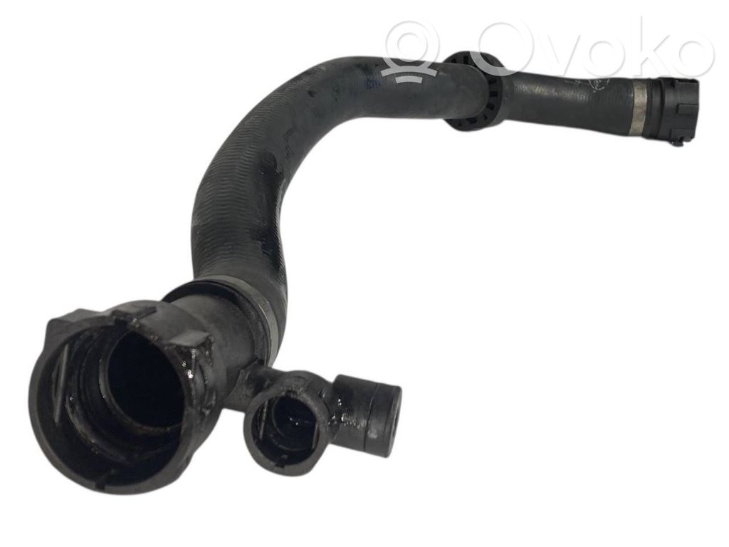 Caurulīte (-es) / šļūtene (-es)