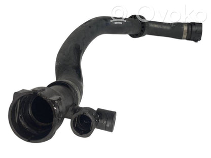 Caurulīte (-es) / šļūtene (-es)