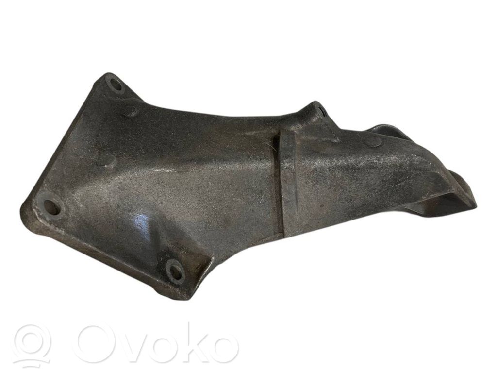 Dzinēja nostiprināšanas stiprinājums-kronšteins