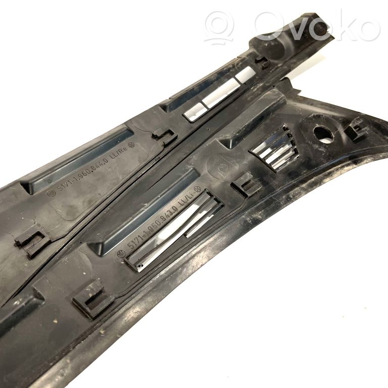 Vējstikla dekoratīvā apdare