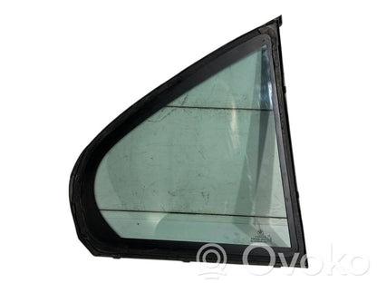 Mazais stikls "A" aizmugurējās durvīs