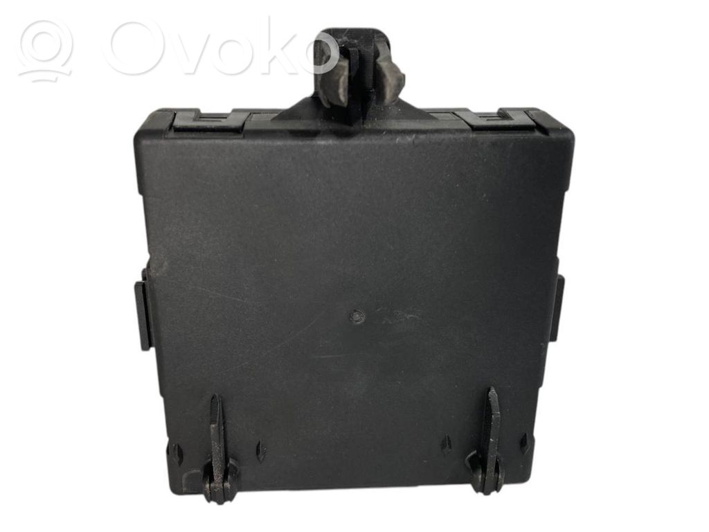 Durvju vadības bloks