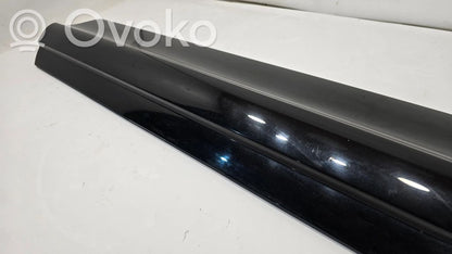 Aizmugurē durvju dekoratīvā apdare (moldings)