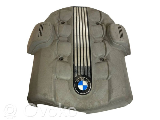 Engine cover (decorative trim)