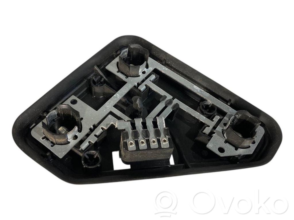 Aizmugures spuldzes vāka turētājs