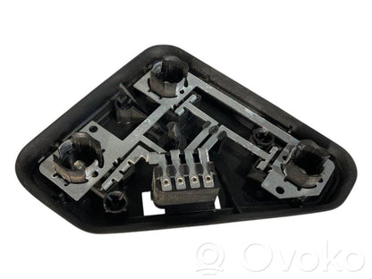 Aizmugures spuldzes vāka turētājs