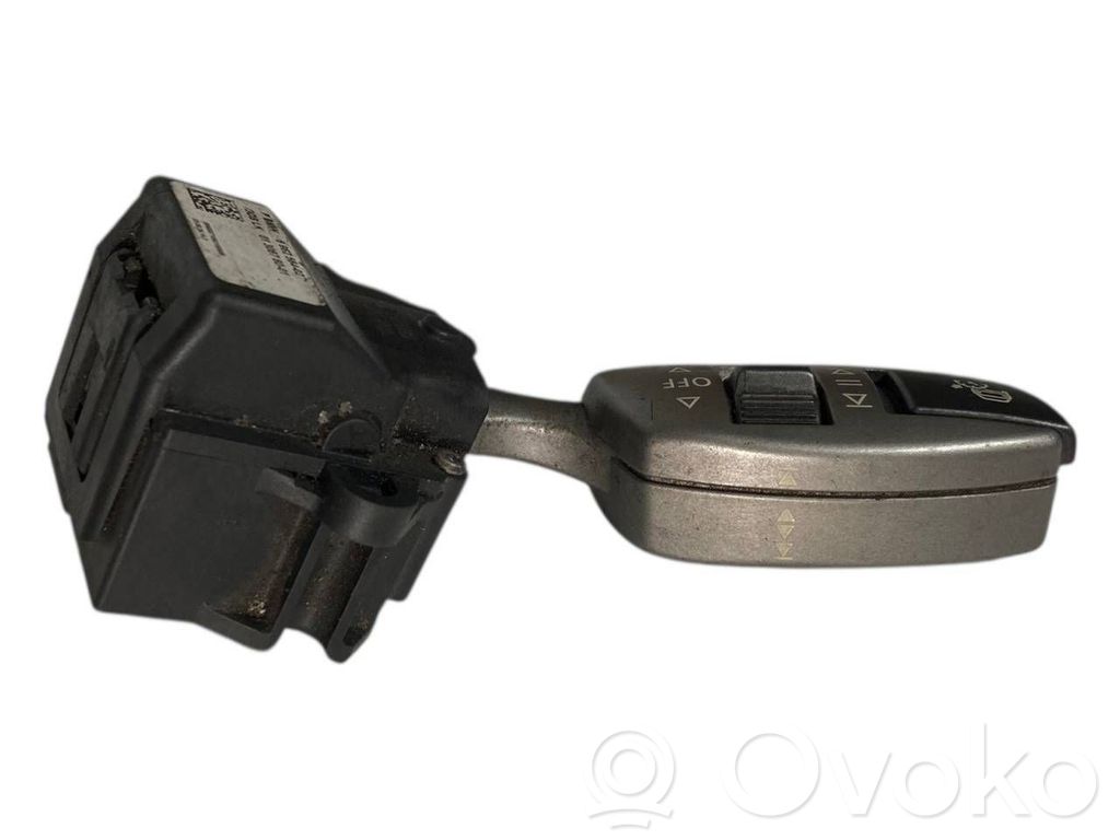 Kruīza kontroles (autopilota) sviria