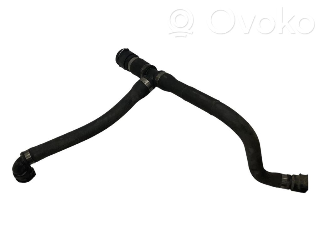 Caurulīte (-es) / šļūtene (-es)