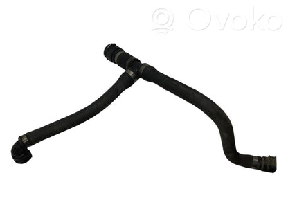 Caurulīte (-es) / šļūtene (-es)