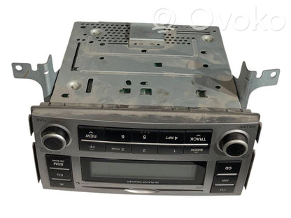 Radio / CD/DVD atskaņotājs / navigācija