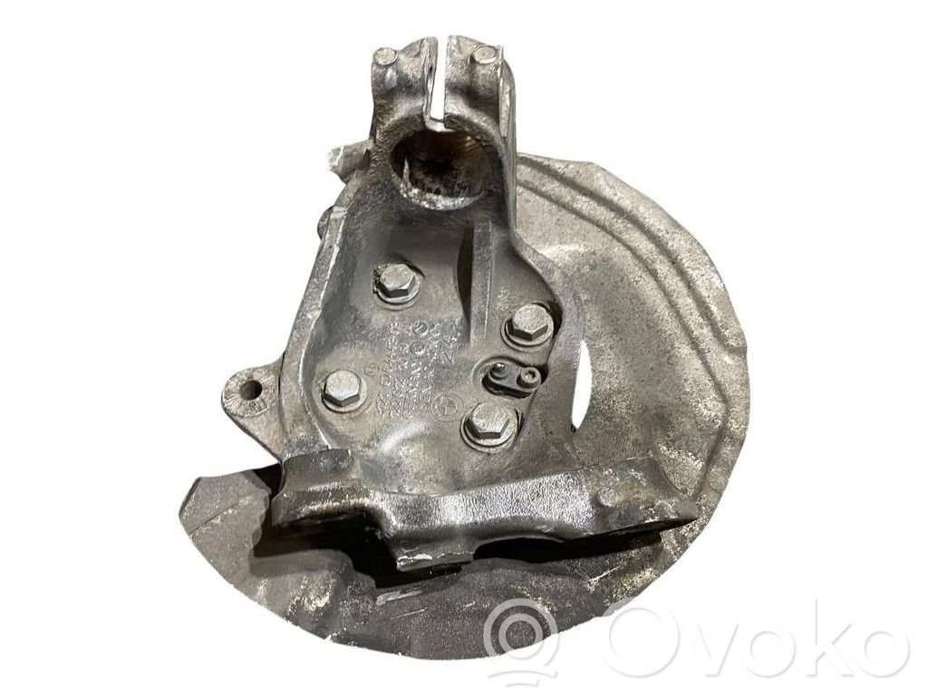 Priekšējā riteņa rumbas vārpstas šarnīrs (stupica, capfa)