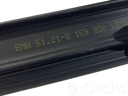 Priekšpusē durvju stikla apdare