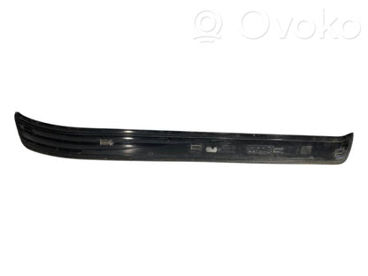 Front sill trim (inner)