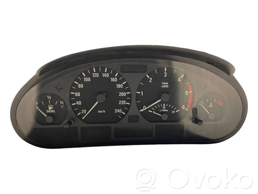 Speedometer (in the instrument panel)