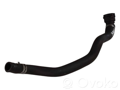 Caurulīte (-es) / šļūtene (-es)