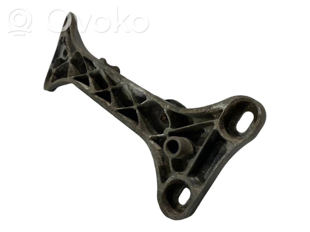 Pārnesumkārbas stiprinājuma kronšteins