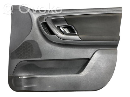 Priekšējo durvju apdare