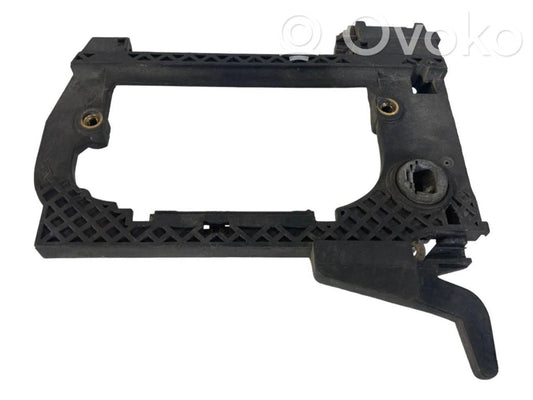 Holder/bracket for external opening handle at the front