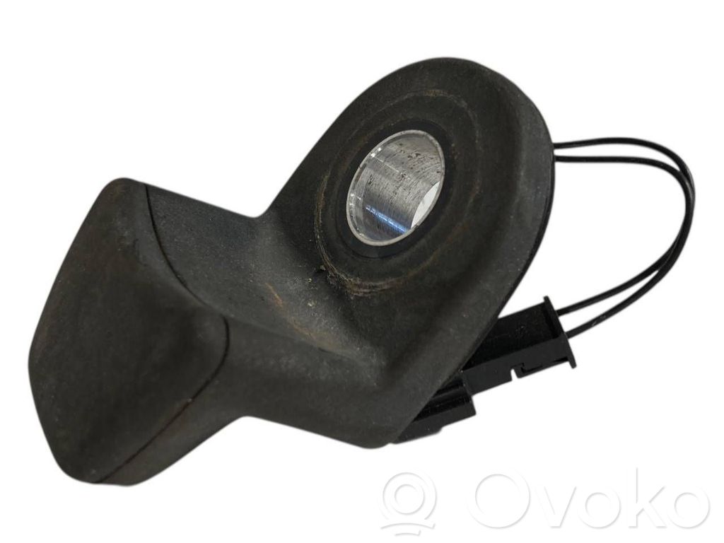 Aizmugurējā stikla aizmugurējā stikla atvēršanas rokturis