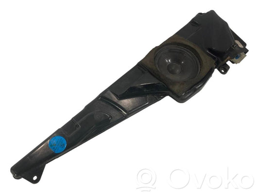 Динамик(и) в передней двери