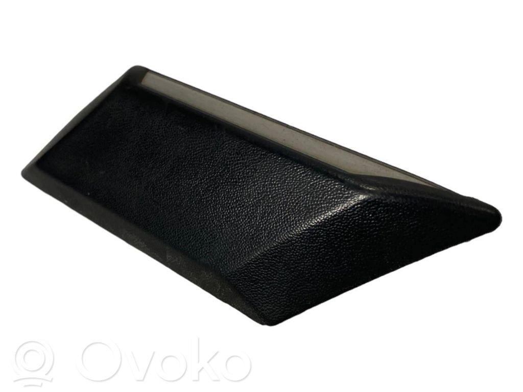 Spārna dekoratīvā apdare (moldings)