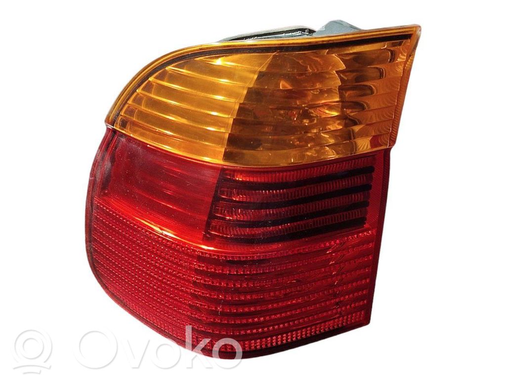 Aizmugurējais lukturis virsbūvē