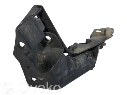 Priekšpusē bampera turētājs