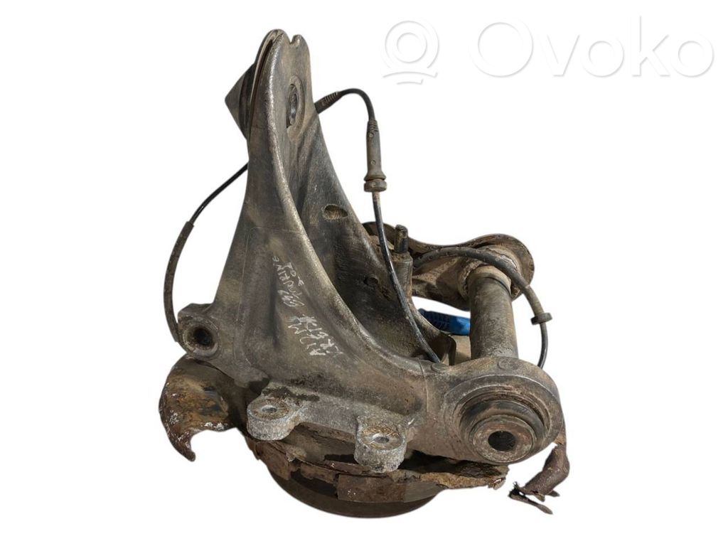 Aizmugurē riteņa rumbas vārpstas šarnīrs (stupica, capfa)