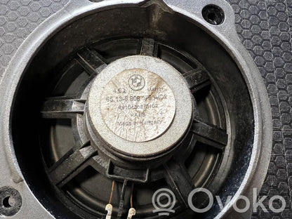 Speaker(s) in the rear window