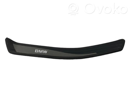 Rear door sill trim (inner)