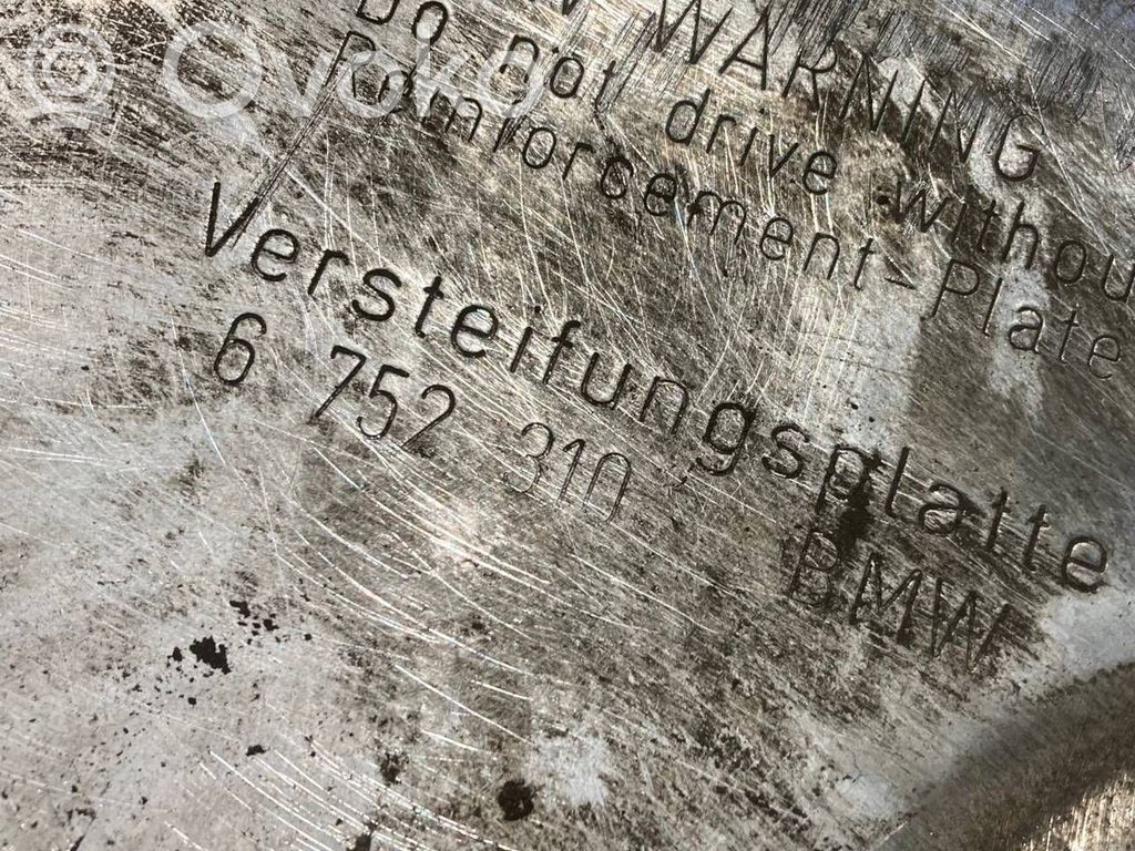 Dzinēja apakšas aizsargs